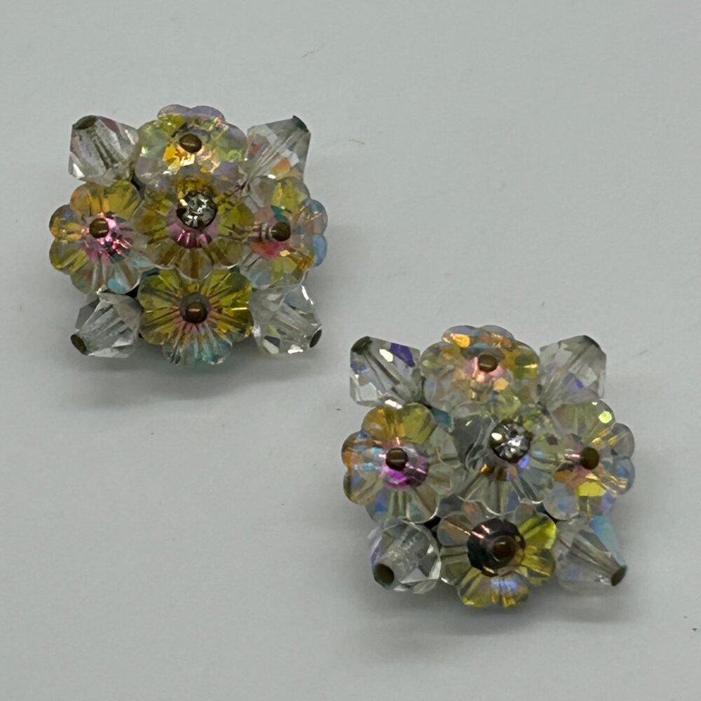 Vtg 1950s Aurora Borealis AB Crystal Cluster Marguerite Flower Clip On Earrings